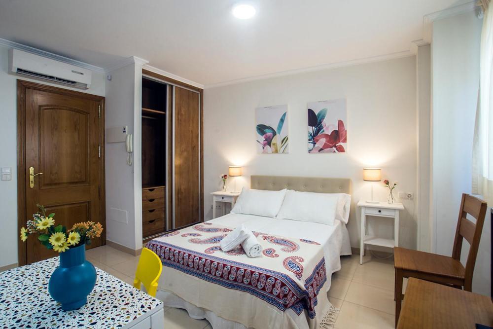 Apartamentos Amat - Only Adult - Playa El Bajondillo Torremolinos Exterior foto