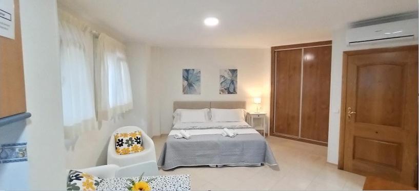 Apartamentos Amat - Only Adult - Playa El Bajondillo Torremolinos Exterior foto